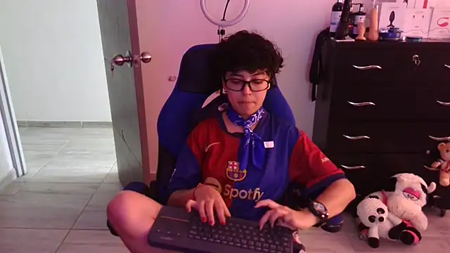 thomascooper7 online show from February 12, 7:59 pm