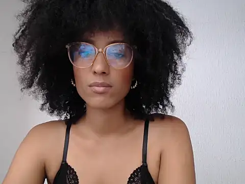 violettamartins online show from April 13, 9:04 pm