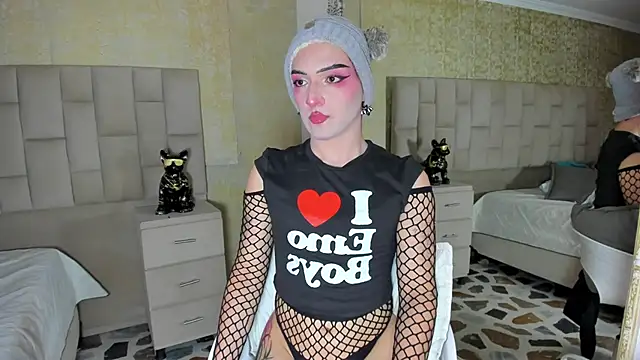 Snapshot of melodybonss_ chatting on September 27, 4:52 am melodybonss online show from September 27, 4:52 am