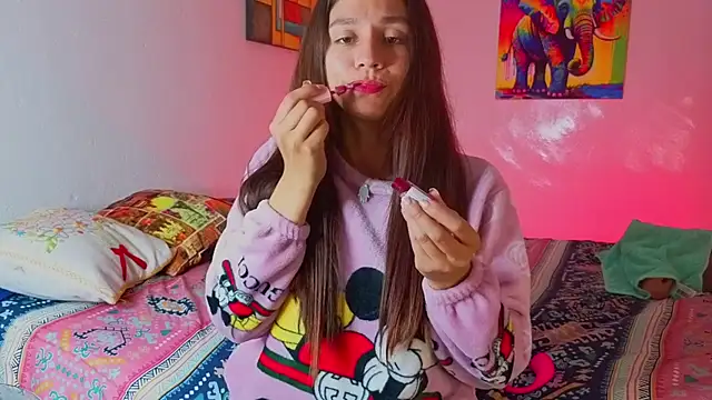 Luci And Sofi online show from February 4, 3:42 am