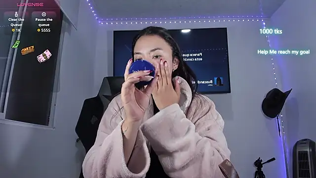 emily palmeer online show from March 4, 9:05 am