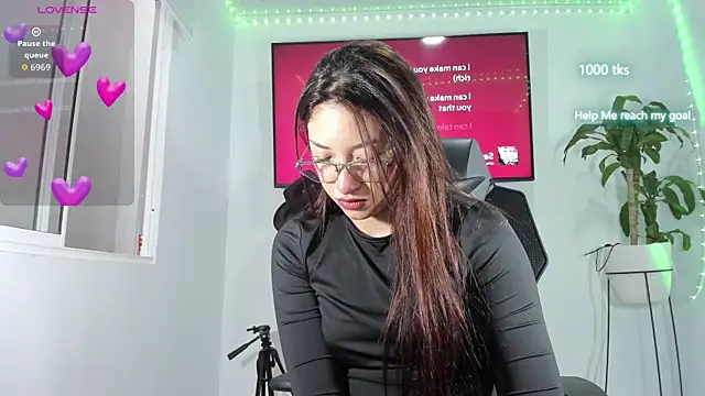 emily palmeer online show from December 5, 11:44 am