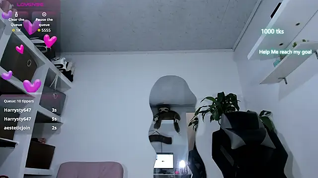 Snapshot of emily_palmeer chatting on September 28, 11:26 am emily palmeer online show from September 28, 11:26 am