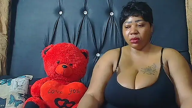 HUMONGUOUSTITSS online show from September 27, 6:04 pm