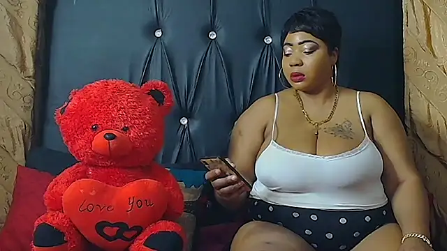 HUMONGUOUSTITSS online show from October 7, 4:11 pm