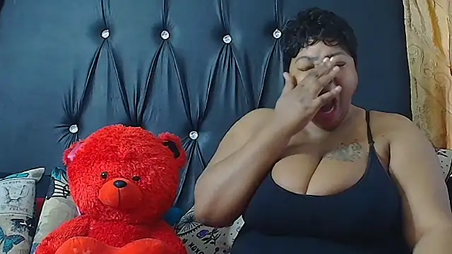 HUMONGUOUSTITSS online show from September 24, 6:23 am