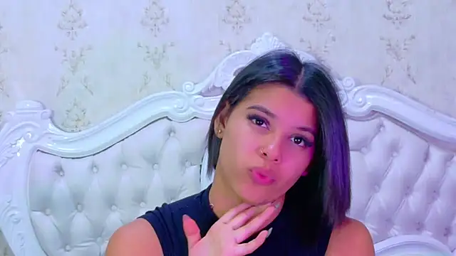 TiaraRosse online show from November 3, 1:37 pm