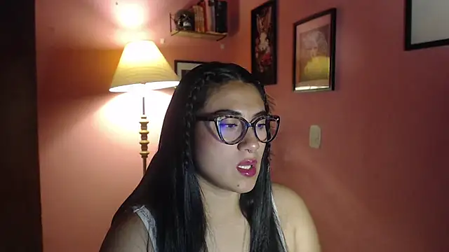 bunnyemilyrose36 online show from April 17, 8:05 am