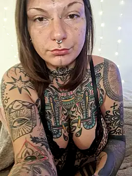 lizzardqueeen online show from February 21, 7:53 am