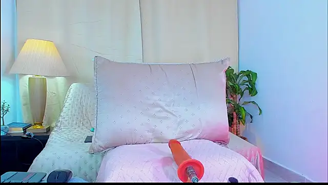 Paula Convers online show from April 13, 10:43 pm