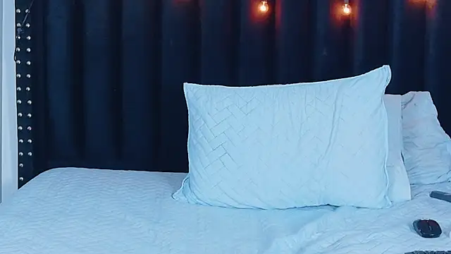 hotlatinateacher online show from October 27, 9:20 pm