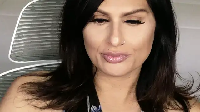 xprettysmilex online show from April 13, 6:41 pm