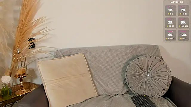 Chrishell  online show from November 14, 11:27 pm