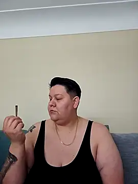 DevilDahm online show from April 18, 8:31 pm