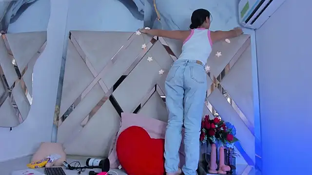 ninaht online show from September 14, 9:23 pm