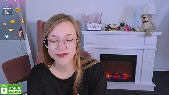 LayriantaVee online show from September 12, 6:25 am