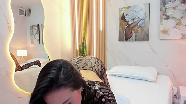 Sensual Sophie  online show from November 26, 11:50 pm