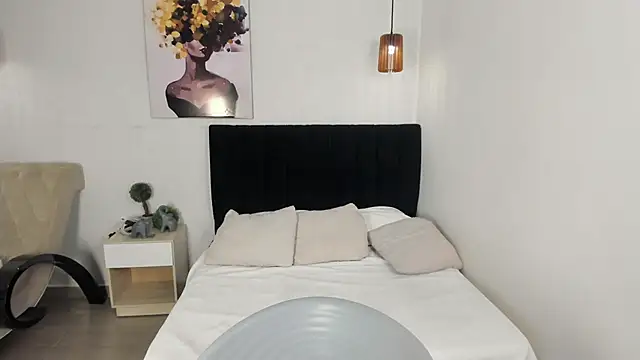 Scarlett  bell online show from September 30, 1:28 pm