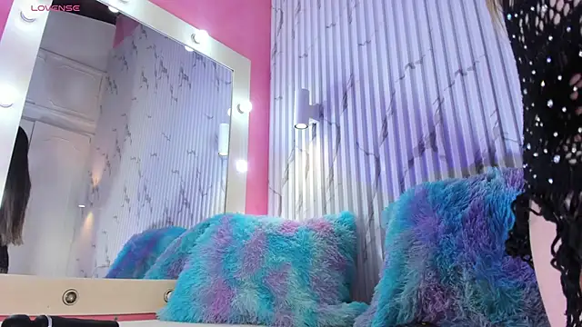 Snapshot of valentina_lux chatting on October 15, 7:38 pm valentina lux online show from October 15, 7:38 pm