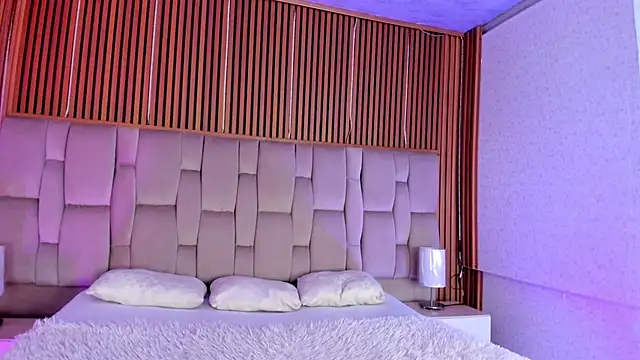 Eli Sanders online show from April 18, 2:36 am