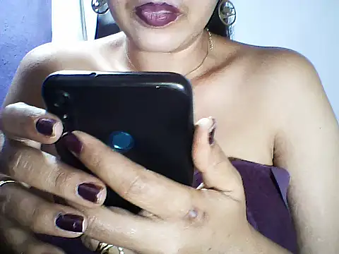 layanah12 online show from October 17, 6:00 pm