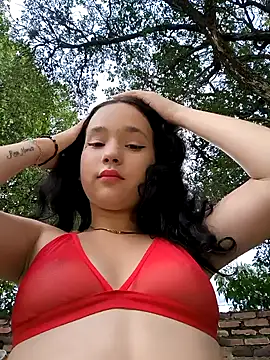 sweet outdoor charm online show from October 20, 8:01 pm