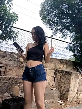 sweet outdoor charm online show from September 25, 8:17 pm