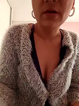 Nell-X online show from May 15, 11:57 am