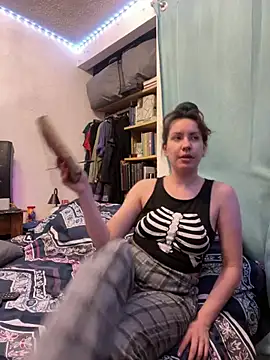 Nina-Chick777 online show from June 2, 5:19 am