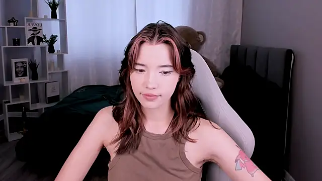 as1an girlfriend online show from May 27, 3:36 am
