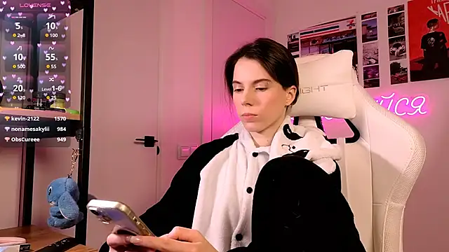  ni kiss online show from February 20, 4:19 pm