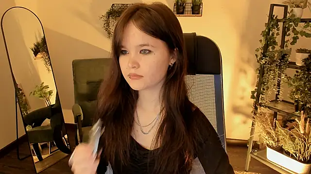 Elainebeness online show from April 1, 4:26 pm