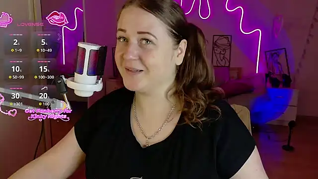 LizzyShine online show from November 6, 4:35 pm