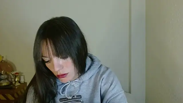 britny clouds online show from November 28, 9:18 pm