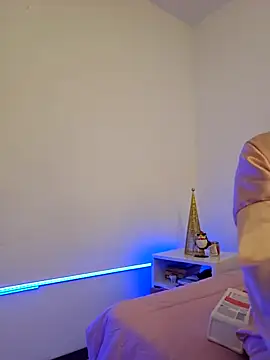 VictoriaEvaans  online show from December 4, 9:48 pm