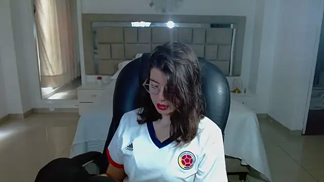 zoecruzz online show from November 11, 3:09 pm