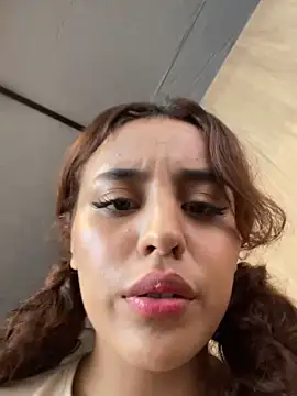 Snapshot of Katee_Jones chatting on September 8, 9:47 pm Katee Jones online show from September 8, 9:47 pm