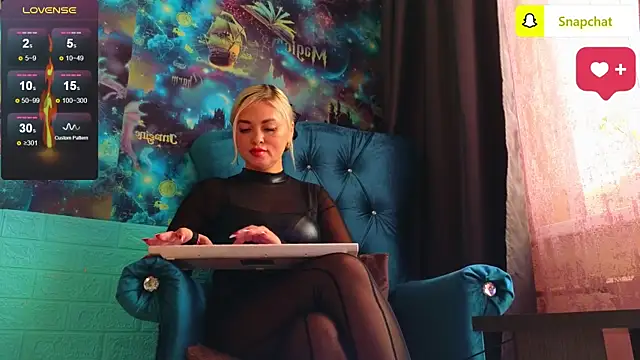 Snow Goddess online show from November 14, 4:01 am