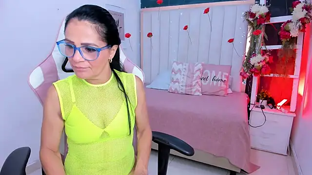 margot smith  online show from March 27, 12:50 pm