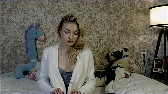 Ella Milla online show from November 21, 10:50 am