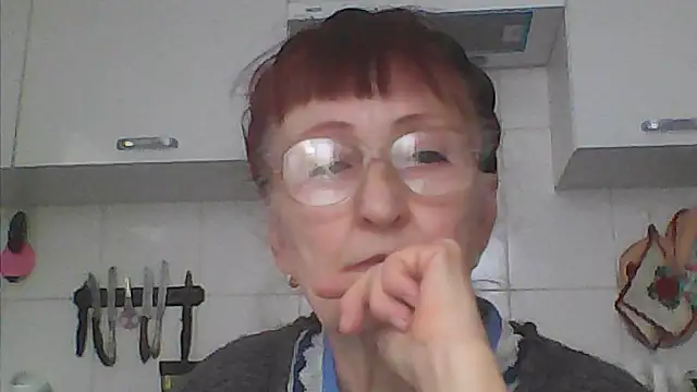 Snapshot of TanyaSweet634 chatting on October 15, 5:21 am TanyaSweet634 online show from October 15, 5:21 am