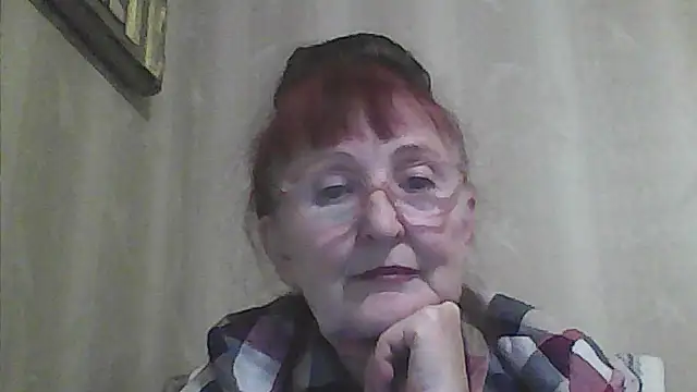 Snapshot of TanyaSweet634 chatting on October 6, 4:12 pm TanyaSweet634 online show from October 6, 4:12 pm