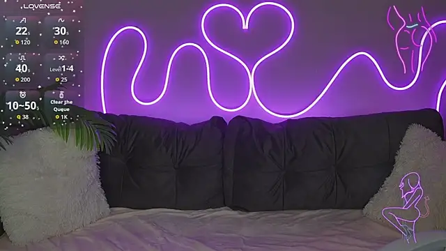 DonnaLustt online show from October 6, 5:46 am