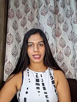 Garima G online show from February 15, 10:25 am