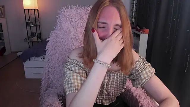 ReddHotPipper online show from April 15, 4:02 am