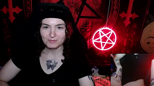 BrandiWRLD 999 online show from October 9, 7:40 pm