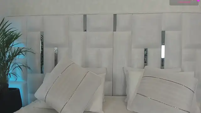 Snapshot of im_nika_ chatting on September 20, 1:09 pm im nika online show from September 20, 1:09 pm