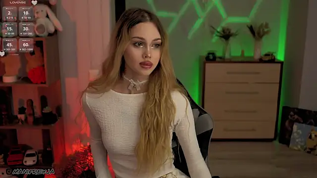 ManiFreyja online show from October 30, 1:08 am