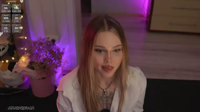 ManiFreyja online show from November 21, 10:12 pm