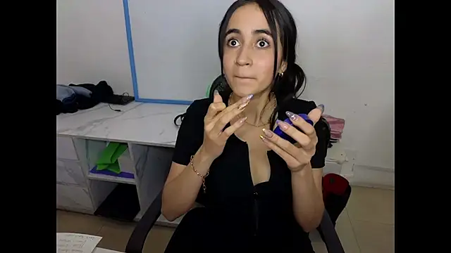 Mia Fischer online show from January 5, 5:27 pm